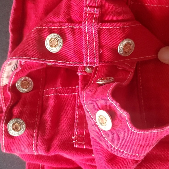 Red women's jeans shorts. - Picture 6 of 6